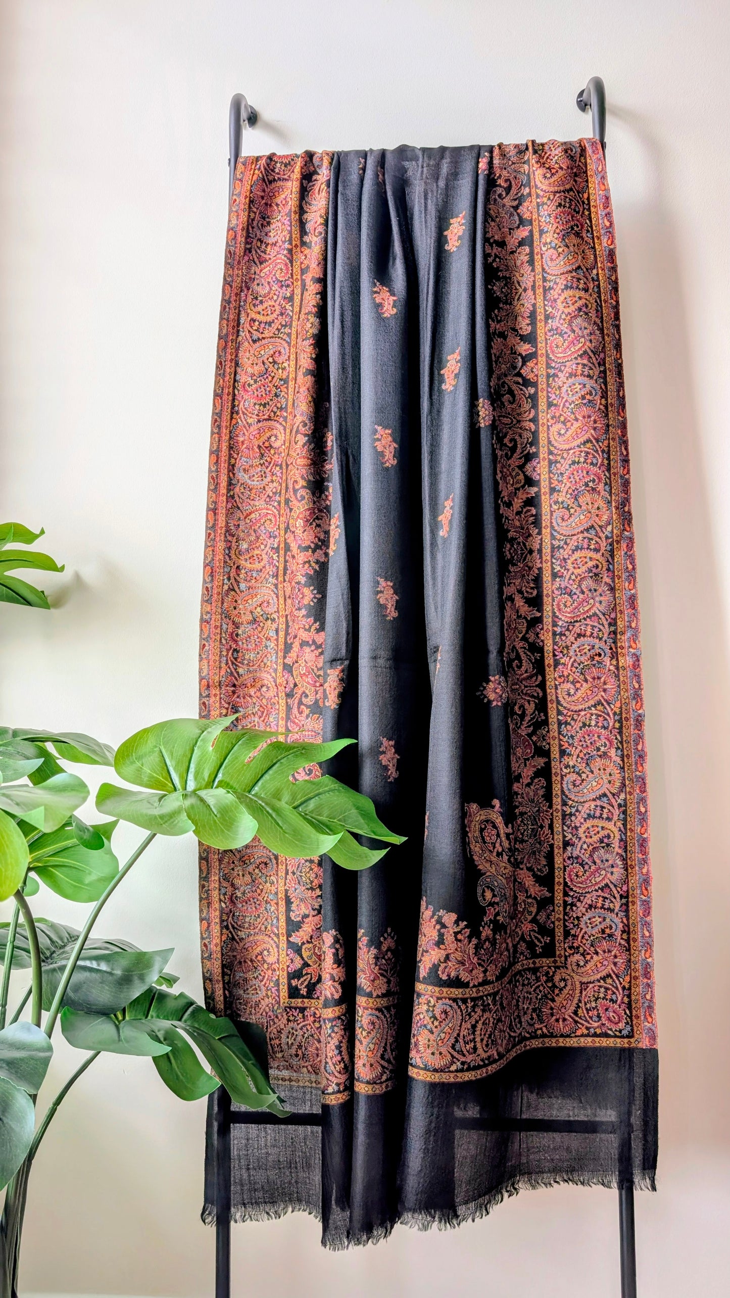 Unisex Pashmina Kani Shawl in Black