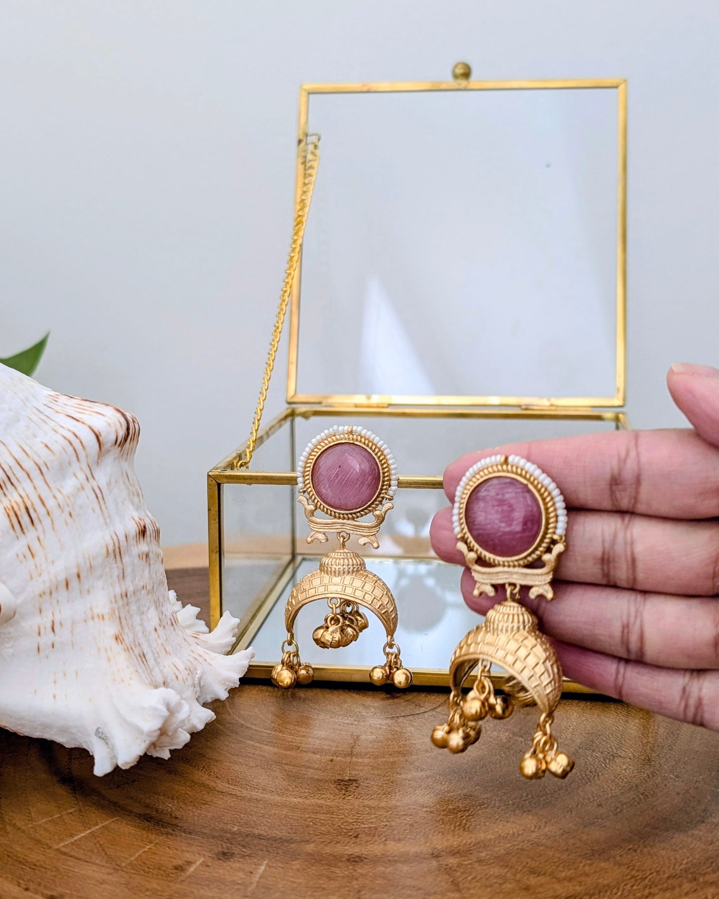 Hadia Golden Kashmiri Jhumke - Light Pink