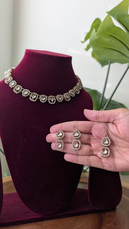 Arhana Lightweight Polki Necklace in Golden