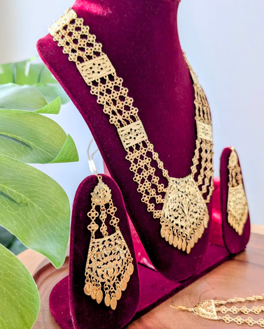 Khushpreet Jadau Long Necklace - Golden