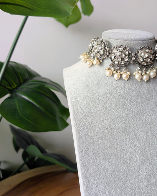 Statement Kundan Pearl Choker in Oxidized Silver