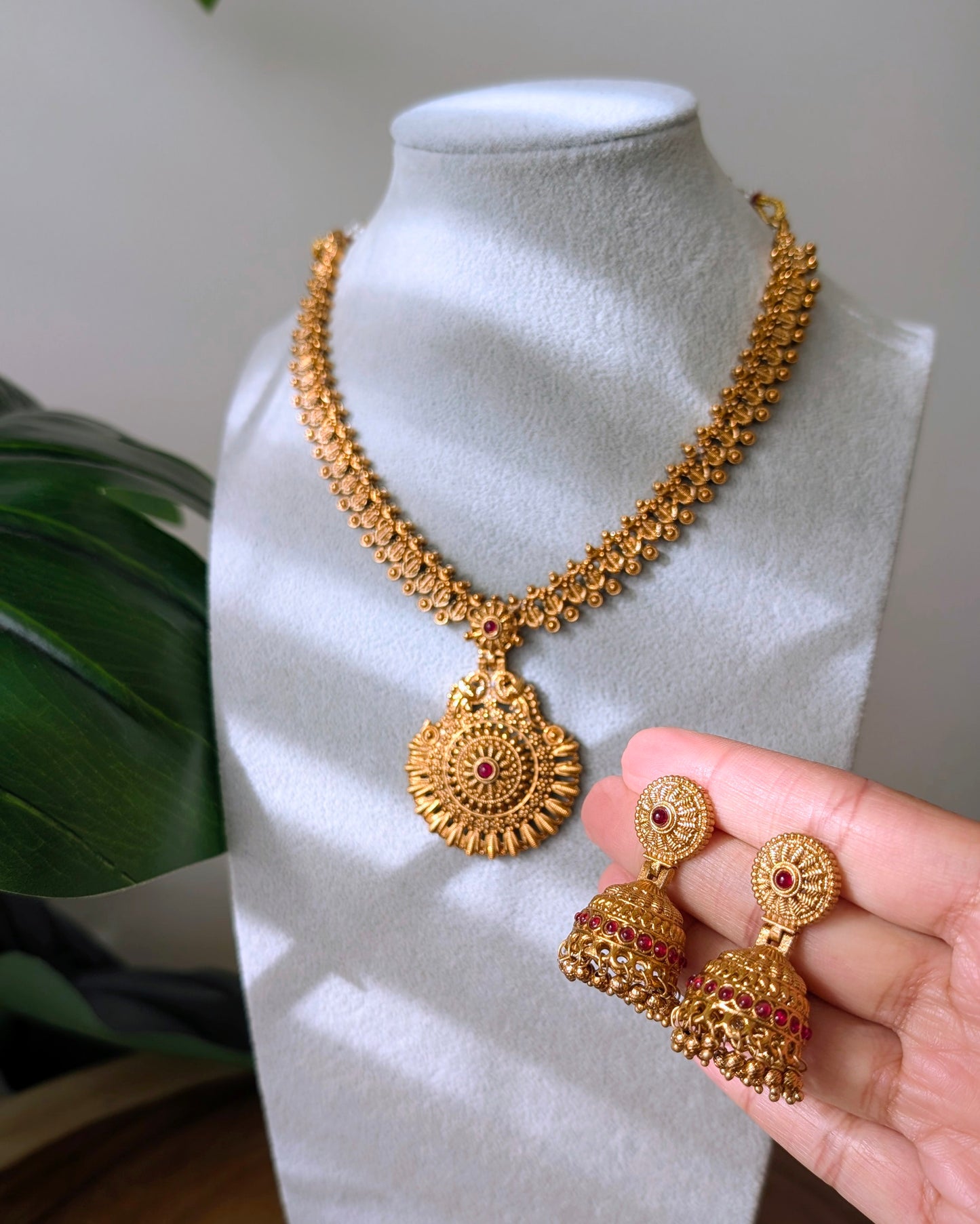 Antique Golden Necklace - Ruby