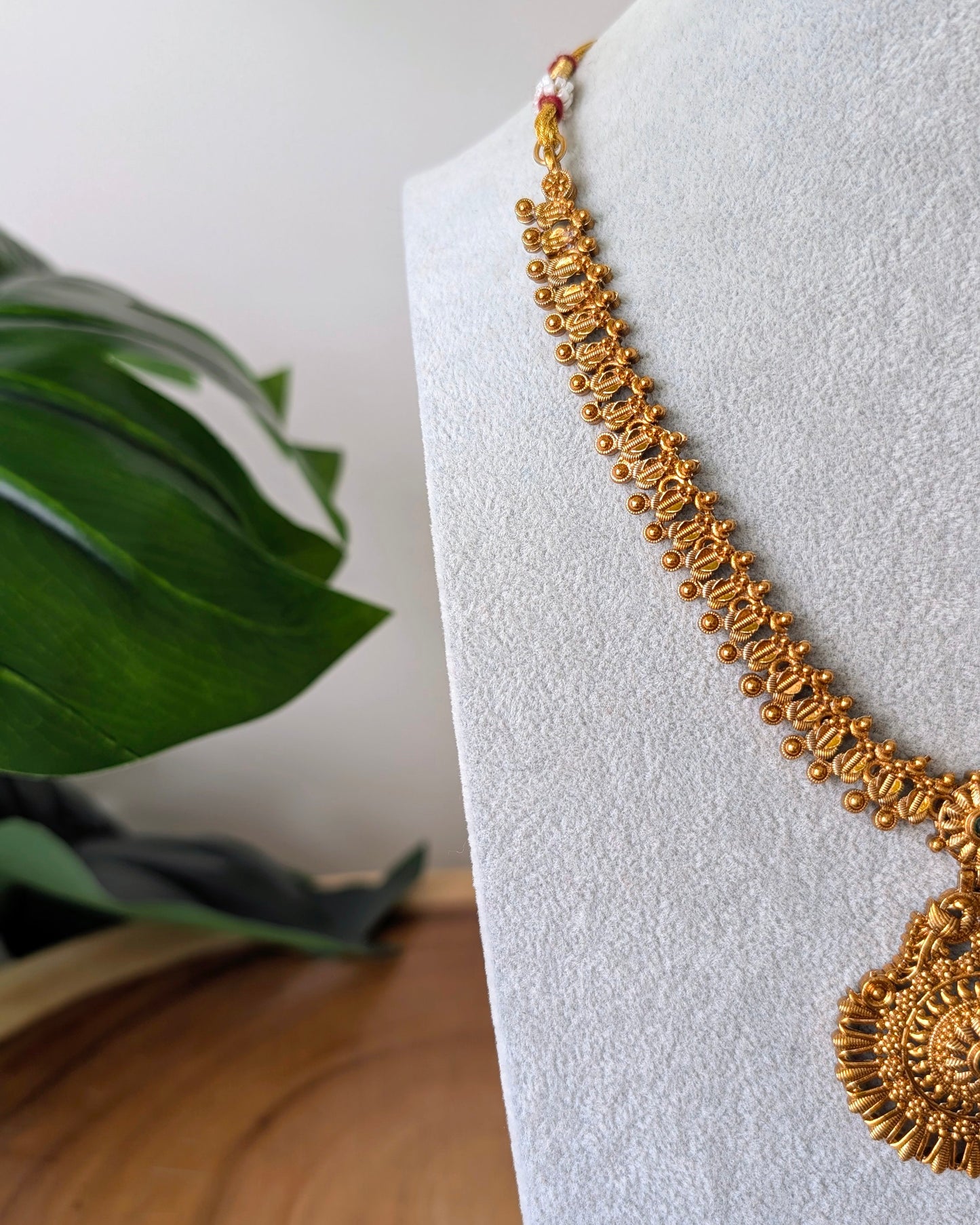Antique Golden Necklace - Green