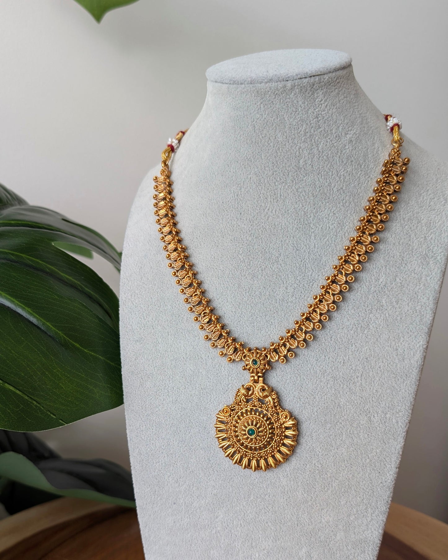 Antique Golden Necklace - Green