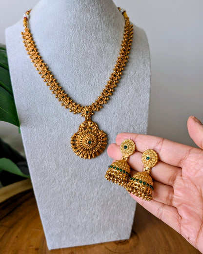 Antique Golden Necklace - Green