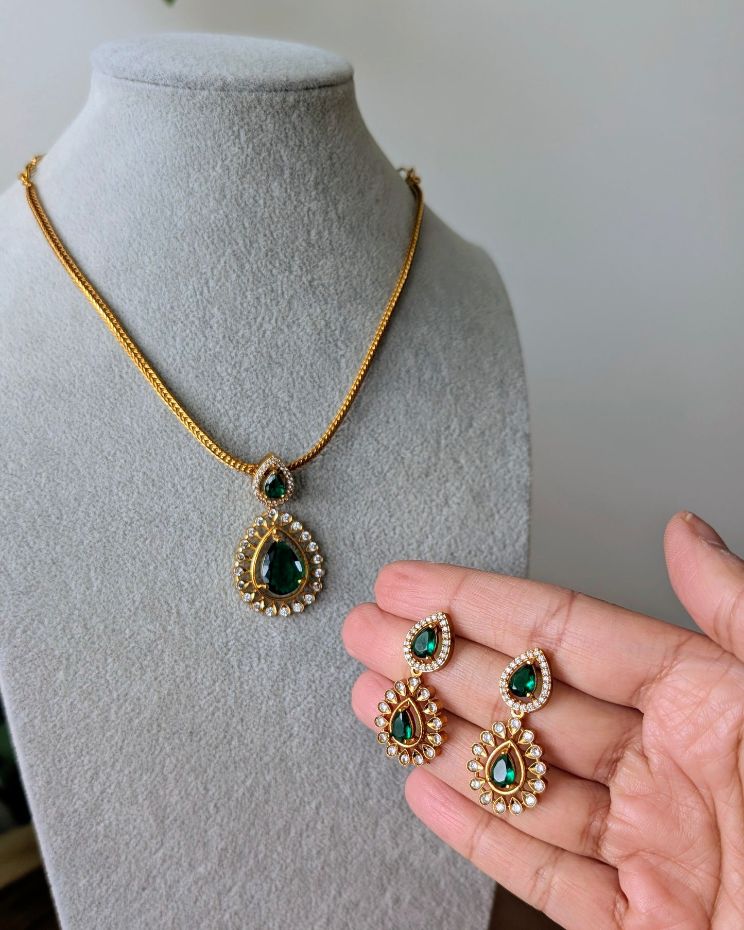 Narmeen Necklace - Green