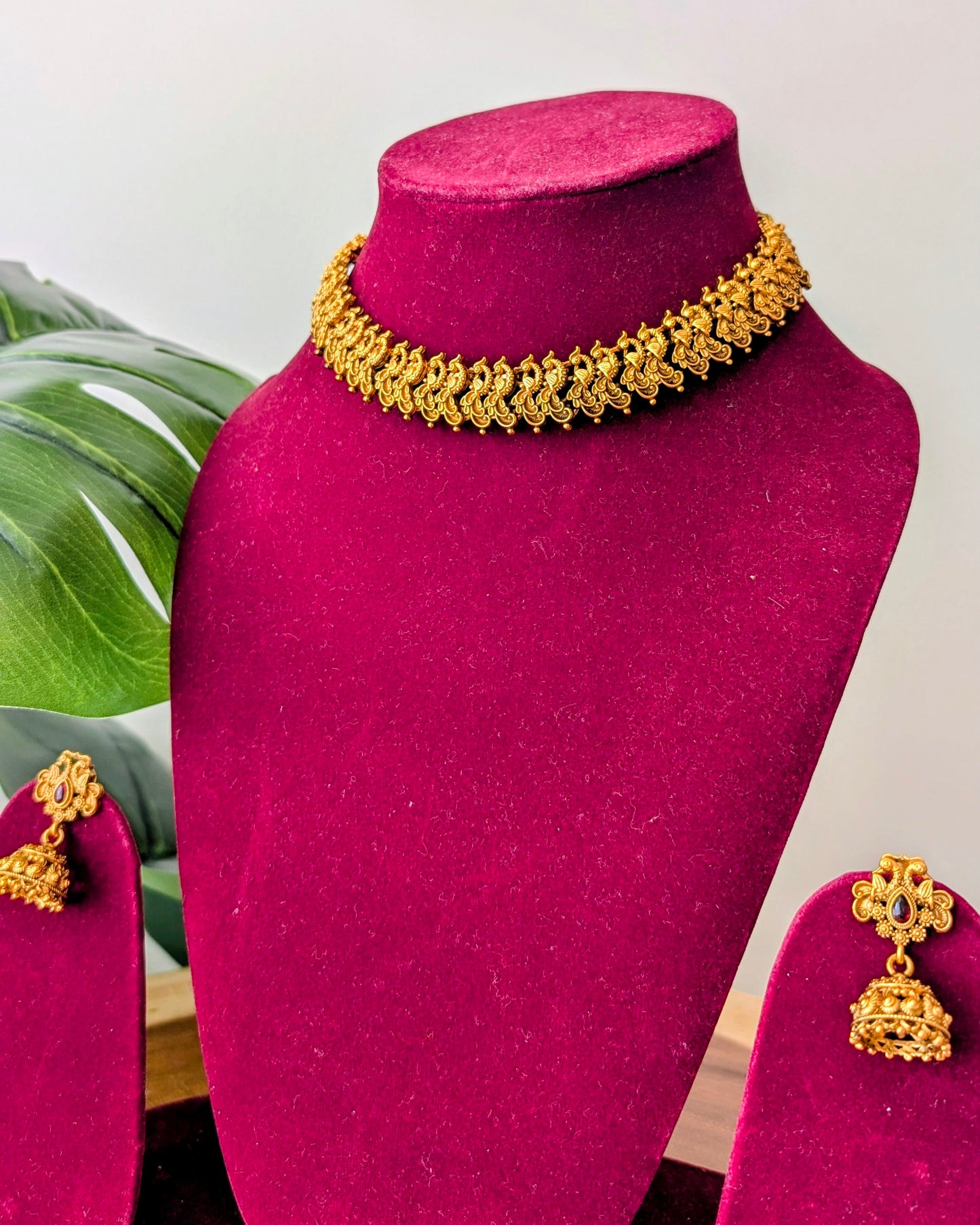 Antique Golden Choker Necklace