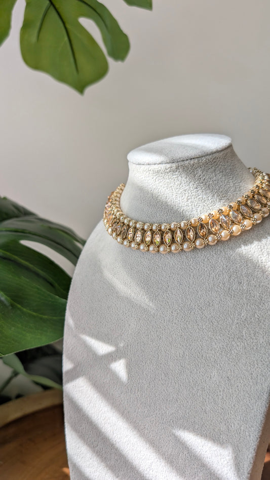 Vali Sleek Golden Choker