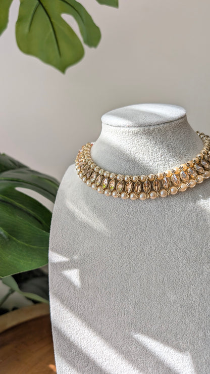 Vali Sleek Golden Choker