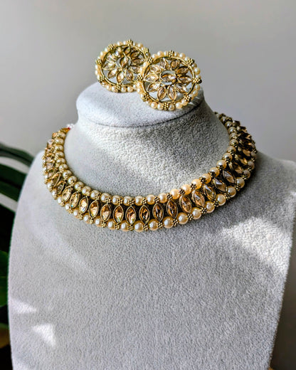 Vali Sleek Golden Choker