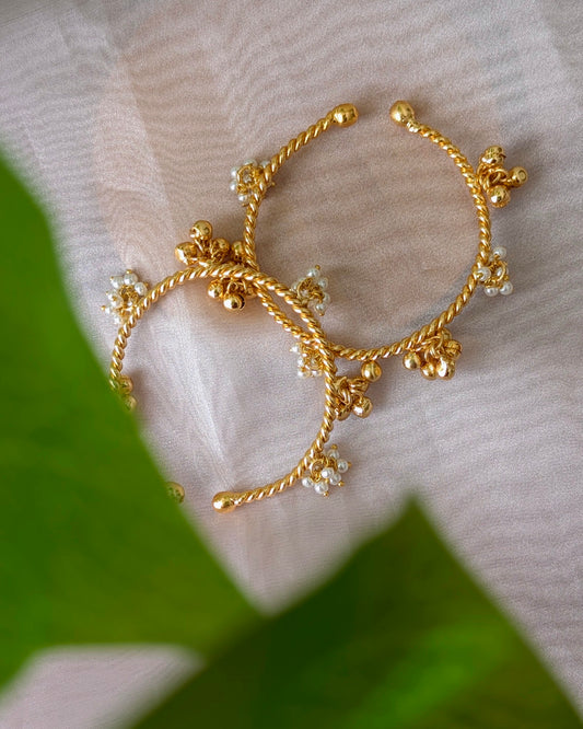 Golden Kashmiri Ghungroo Bangle Bracelet with Pearls