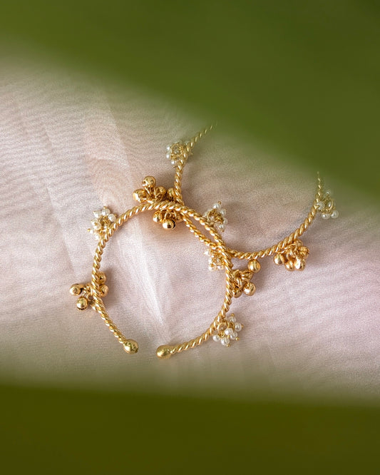 Golden Kashmiri Ghungroo Bangle Bracelet with Pearls