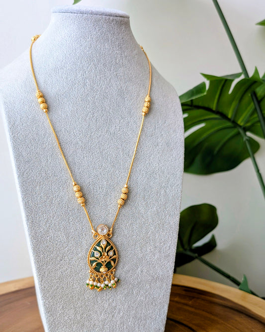 Ashita Heritage Pendant Necklace Set - Green