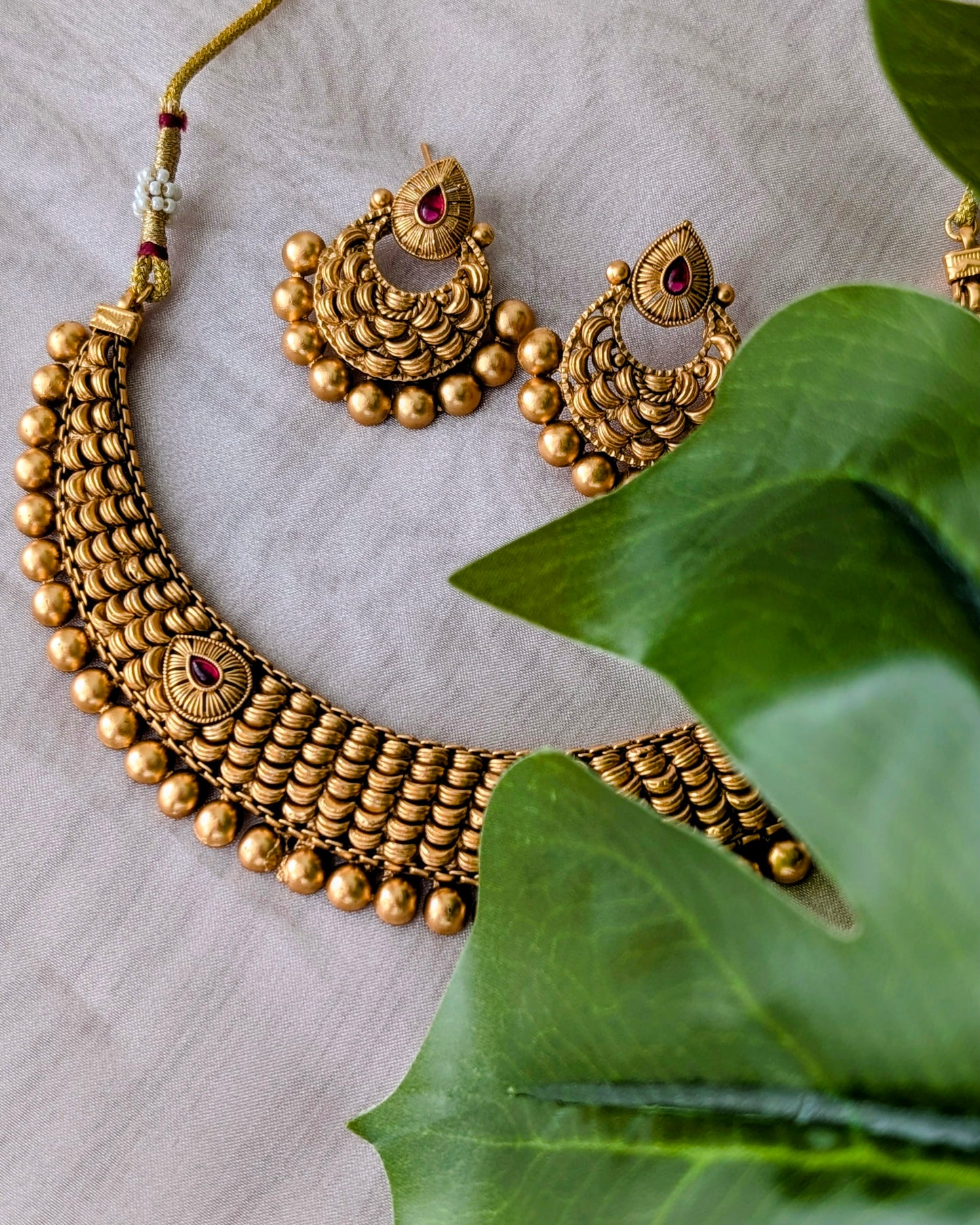 Vanya Heritage Golden Necklace