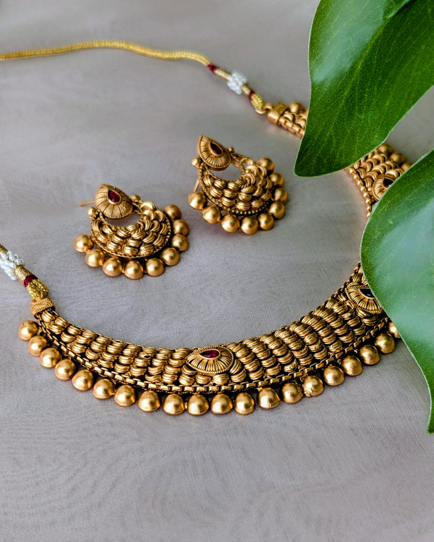 Vanya Heritage Golden Necklace