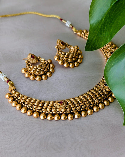 Vanya Heritage Golden Necklace