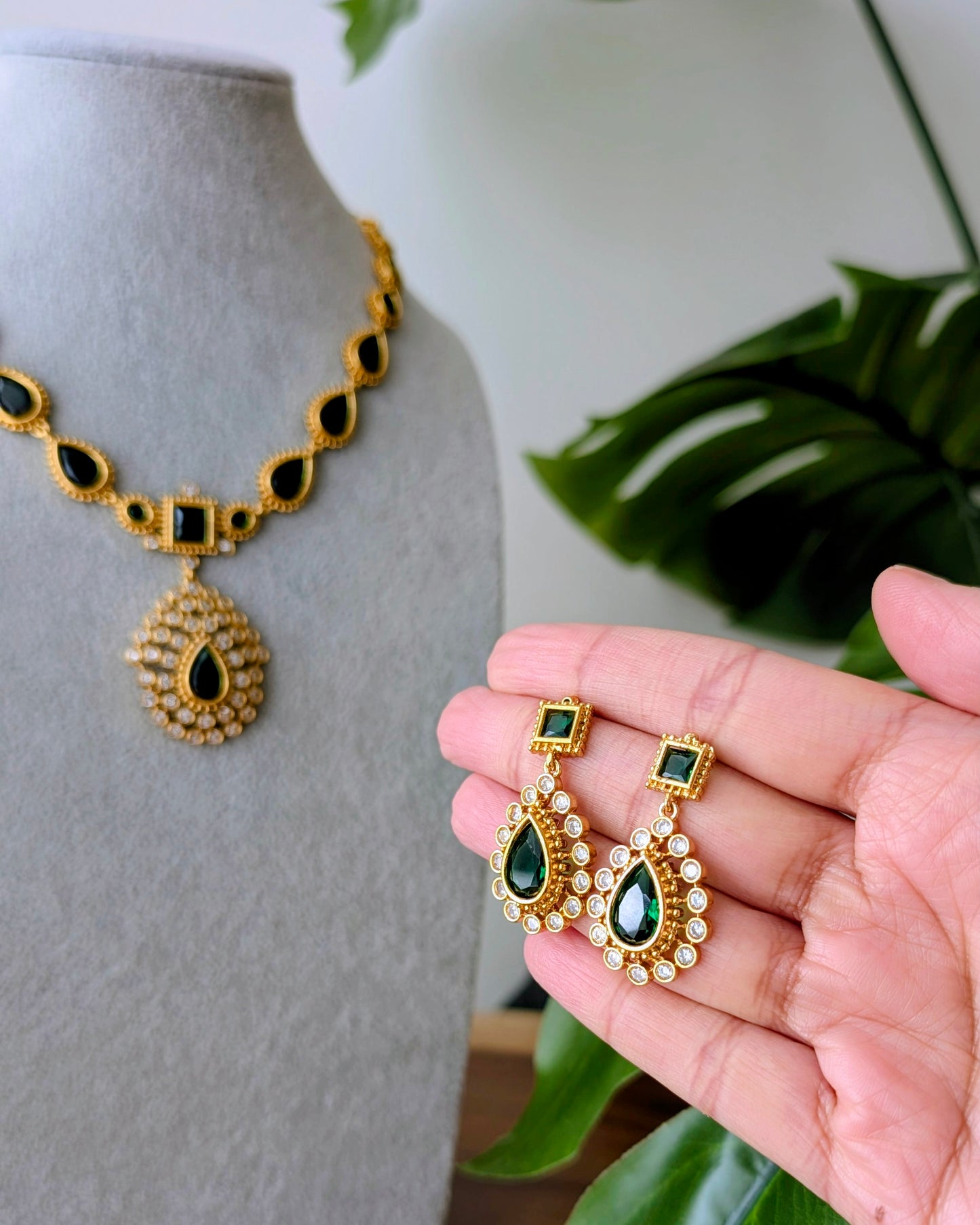 Jyothika Inspired Short Haram Necklace - Green