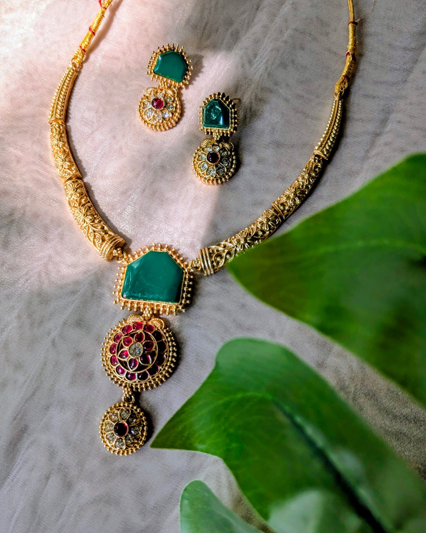 Antique Design Hasli Necklace