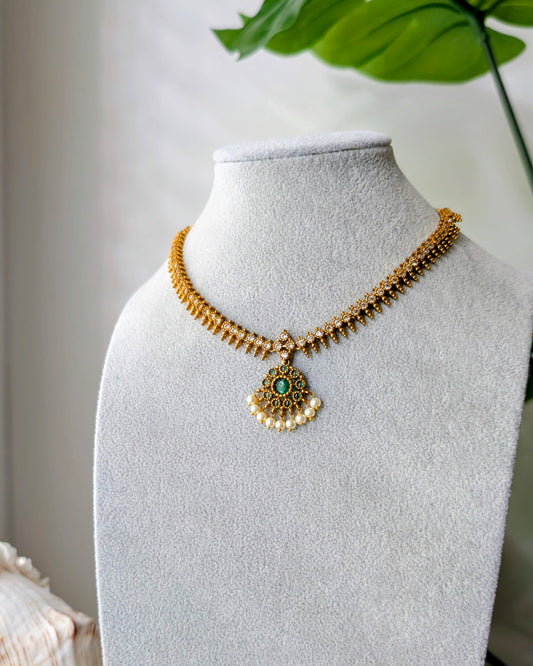 Nimi Dainty Short Necklace - Green
