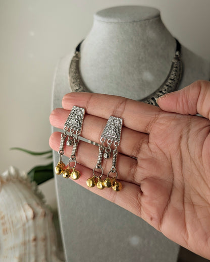 Dual Tone Oxidized Silver Hasli Kundan Ghungroo Necklace