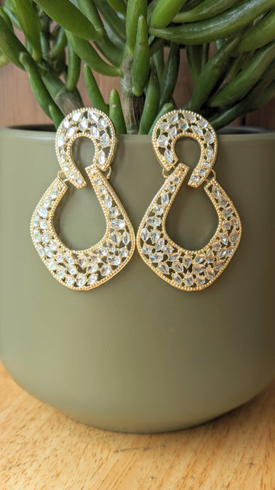 Super chic & trendy kundan earrings in zirconia. Golden and silver