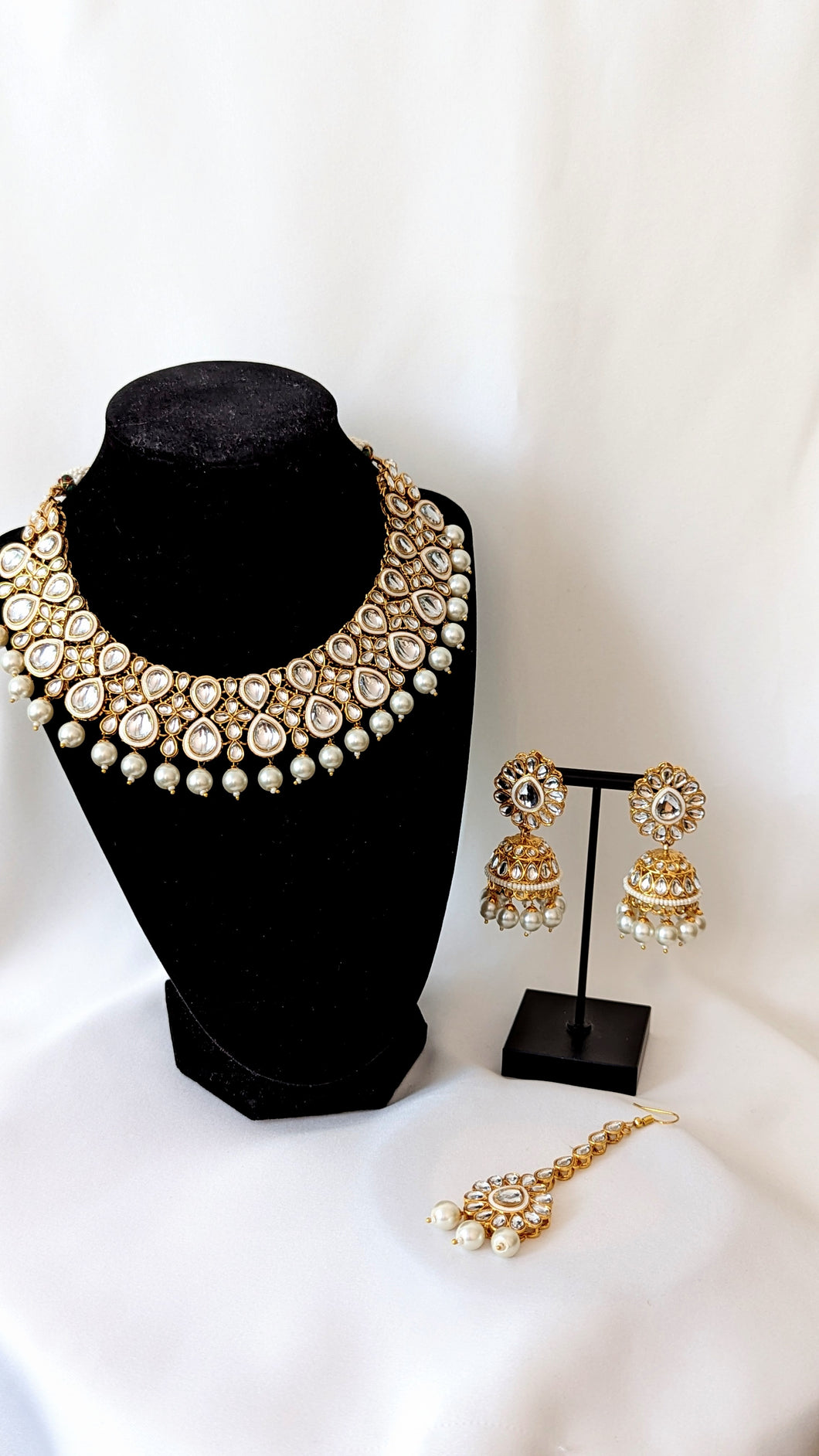 Ridhi Necklace - Pearl White