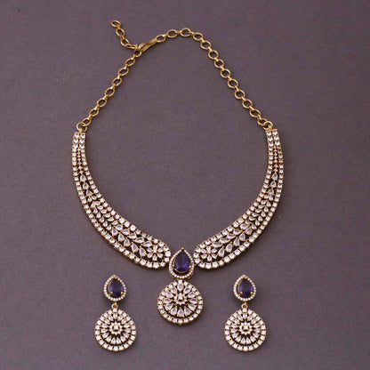 Nyra Neck Set