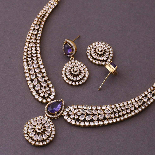 Nyra Neck Set