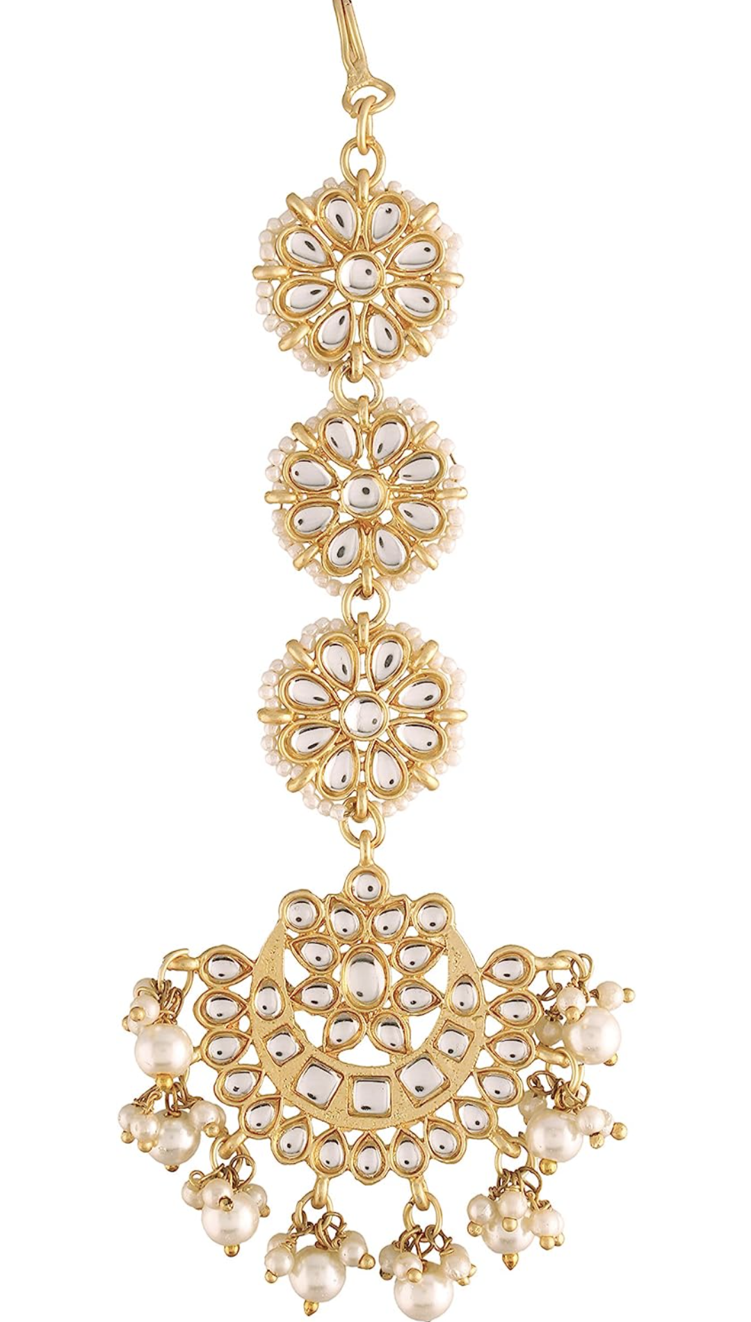 Kundan tikka with unique pearl chain.