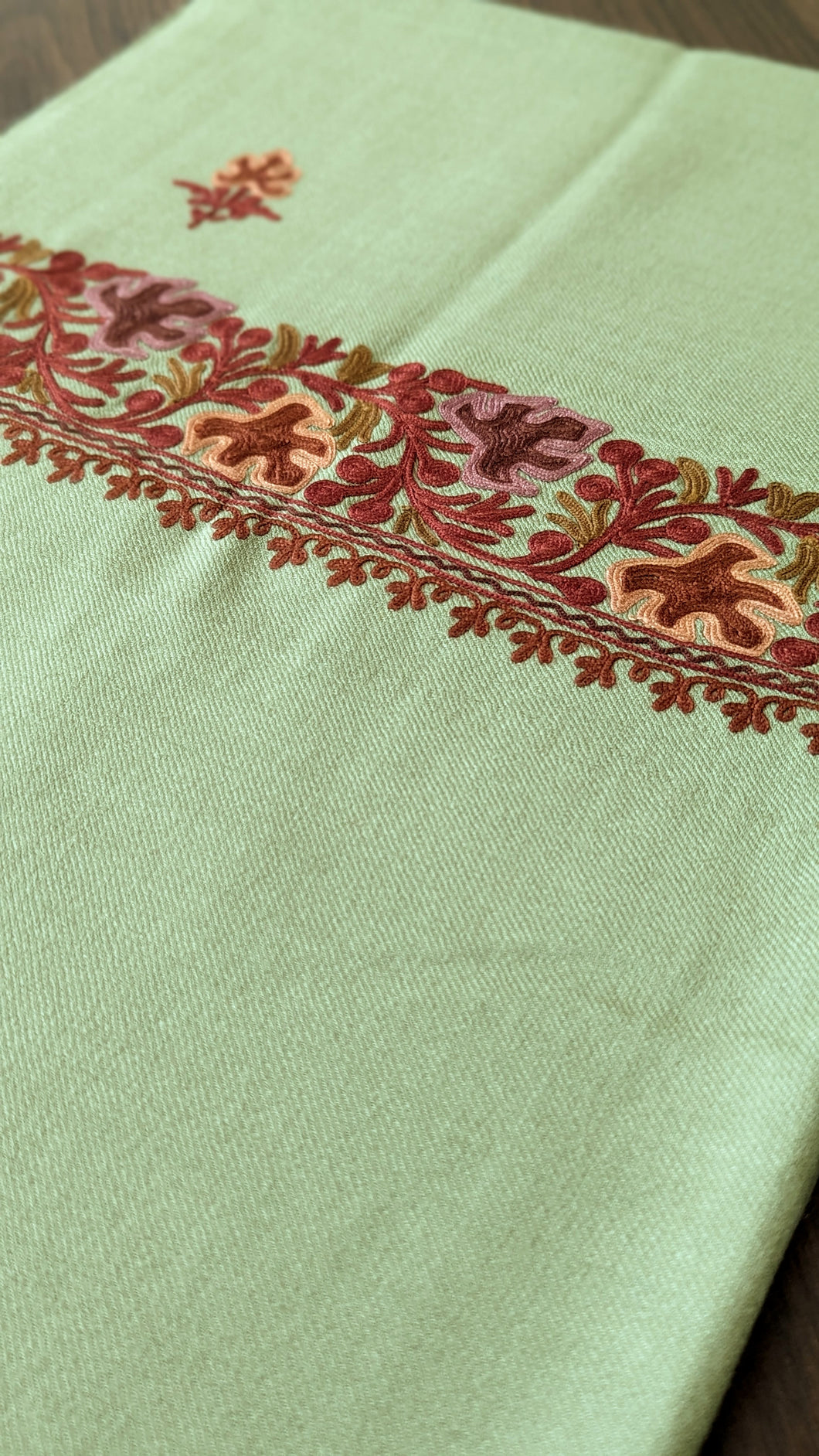 Raima Stole - Pistachio Green