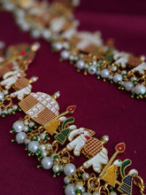 Load image into Gallery viewer, You cannot &amp; should not miss any tiny detail about your look when it comes to your BIG day!  These multi-colored Baraat anklets make sure your feet look as adorned as rest of your body. Step into that new chapter of your life with these beautifully handcrafted anklets. Hindu wedding procession design
