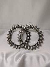 Load image into Gallery viewer, Madhuri Bangles
