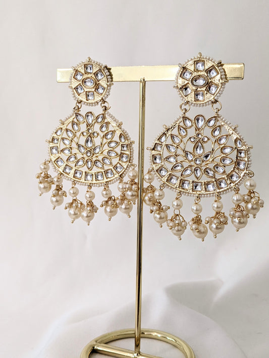 Shonali Golden Kundan Chandbali